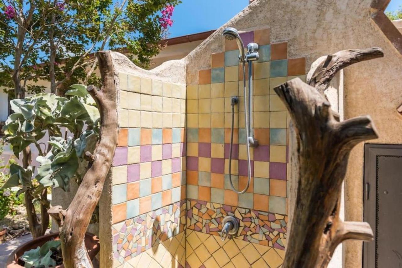 Villa Con Immenso Giardino オロゼーイ エクステリア 写真